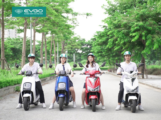 Xe máy điện EVGO của Sơn Hà thu hút khách hàng trẻ.